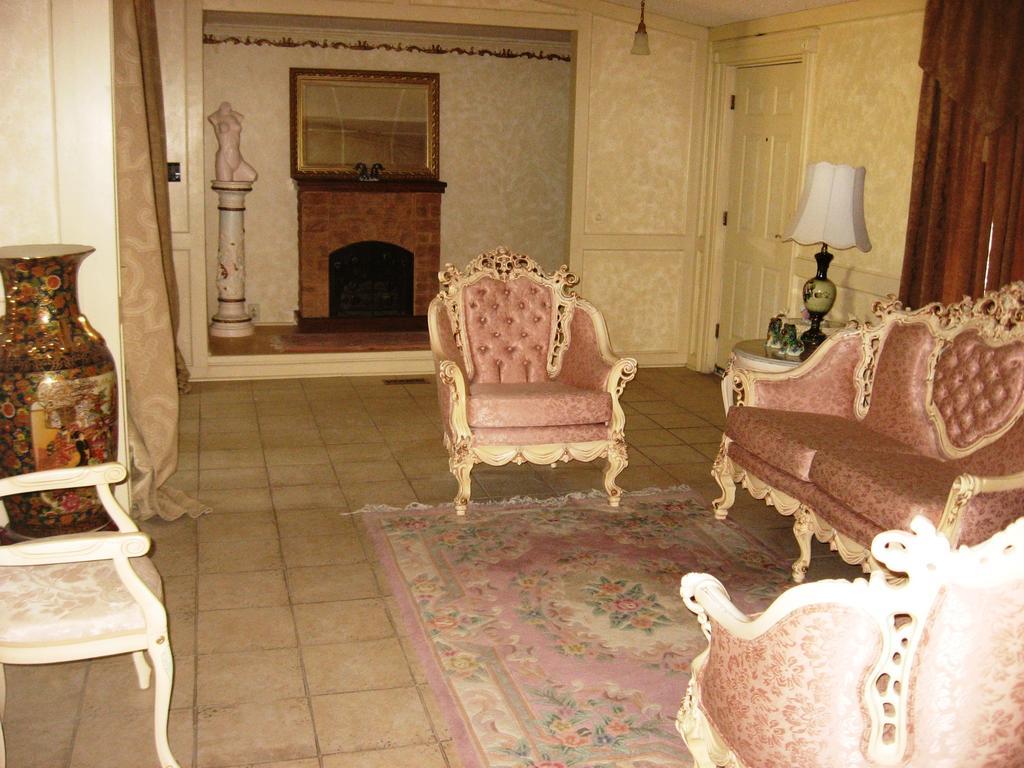 Shady Lady Bed And Breakfast Scottys Junction Exteriör bild